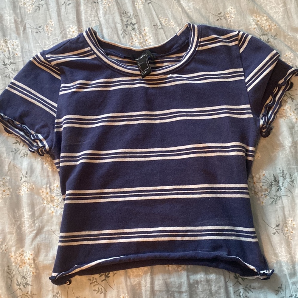 Forever21 Blue and white striped cropped tee. Size small
